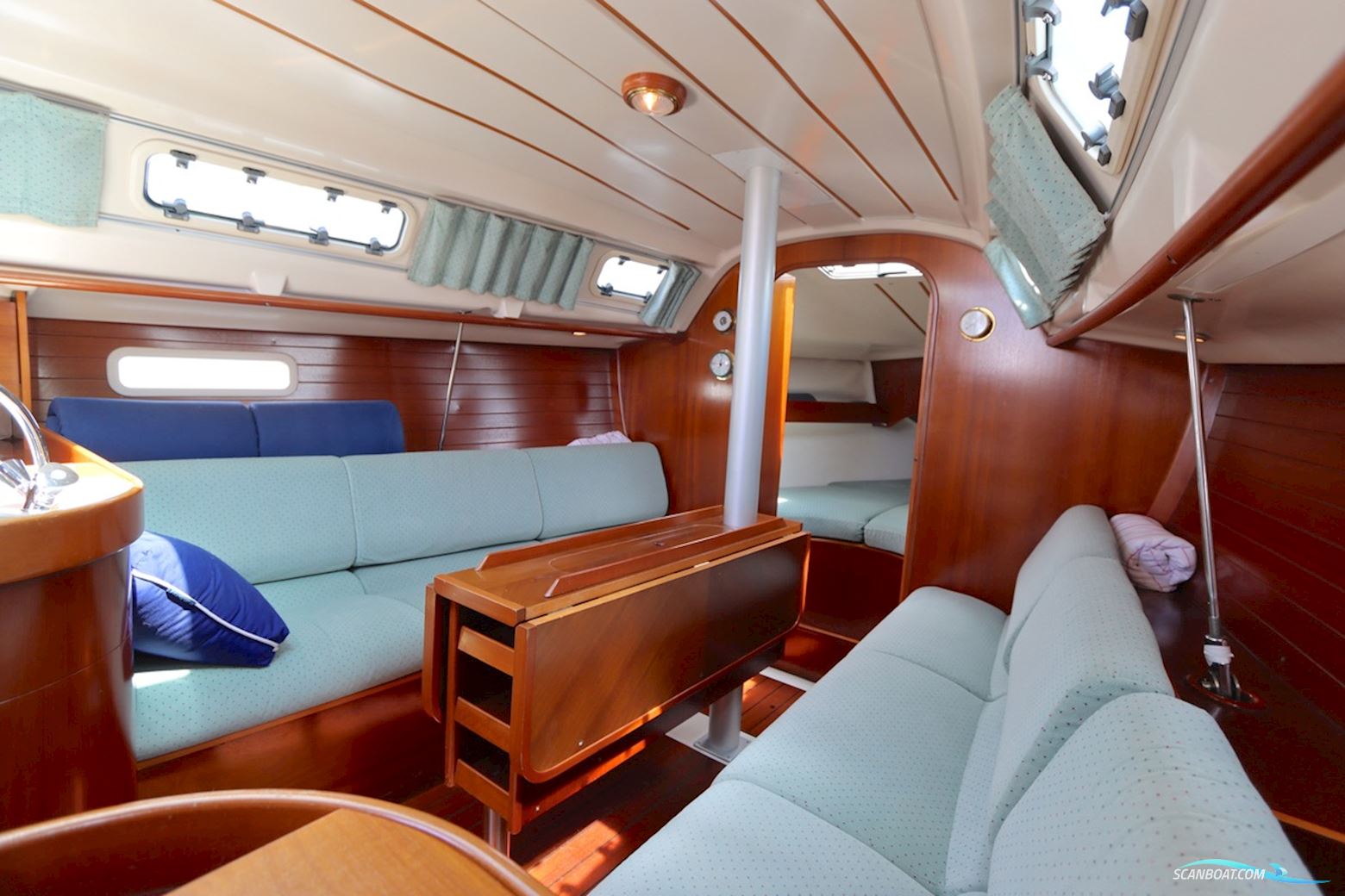 Beneteau Oceanis 300