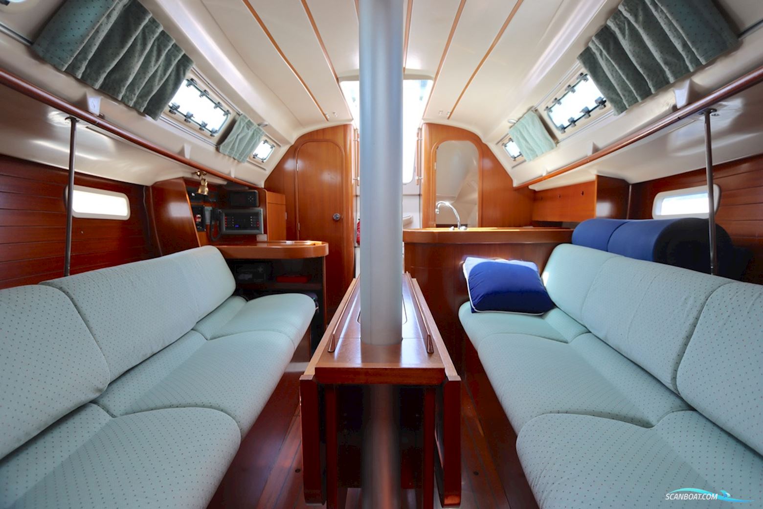 Beneteau Oceanis 300