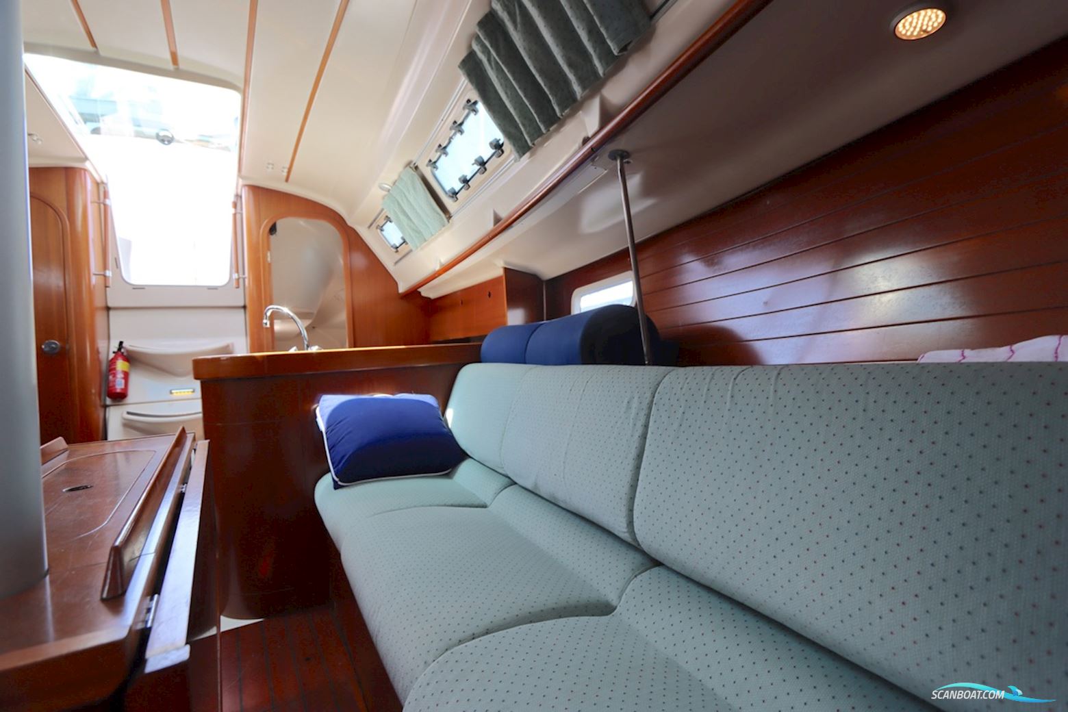 Beneteau Oceanis 300