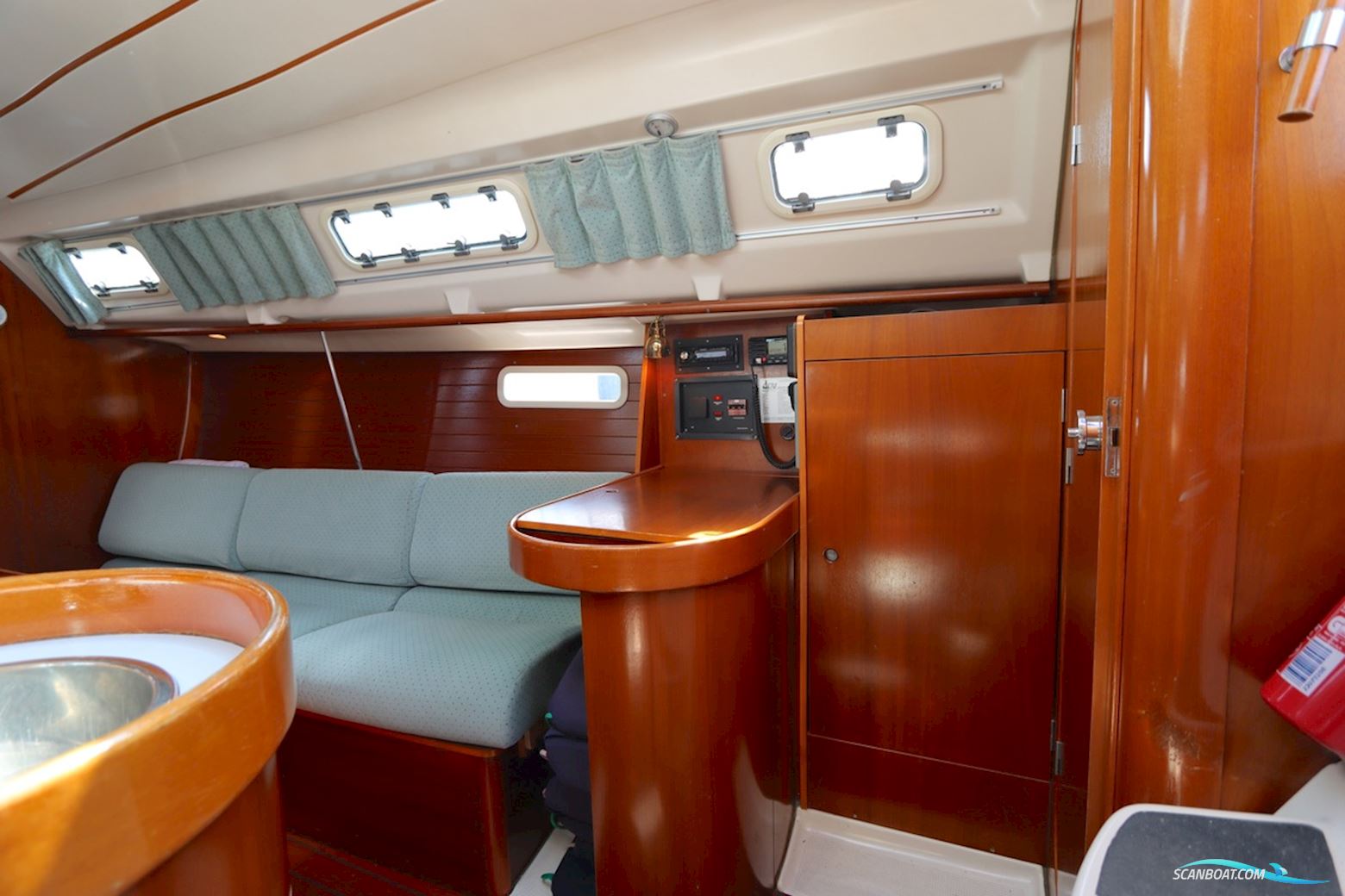 Beneteau Oceanis 300
