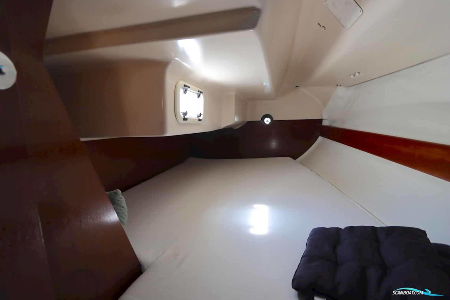 Beneteau Oceanis 300