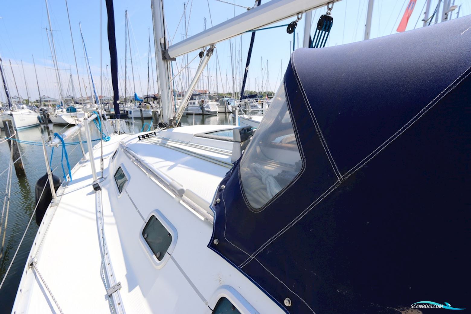 Beneteau Oceanis 300