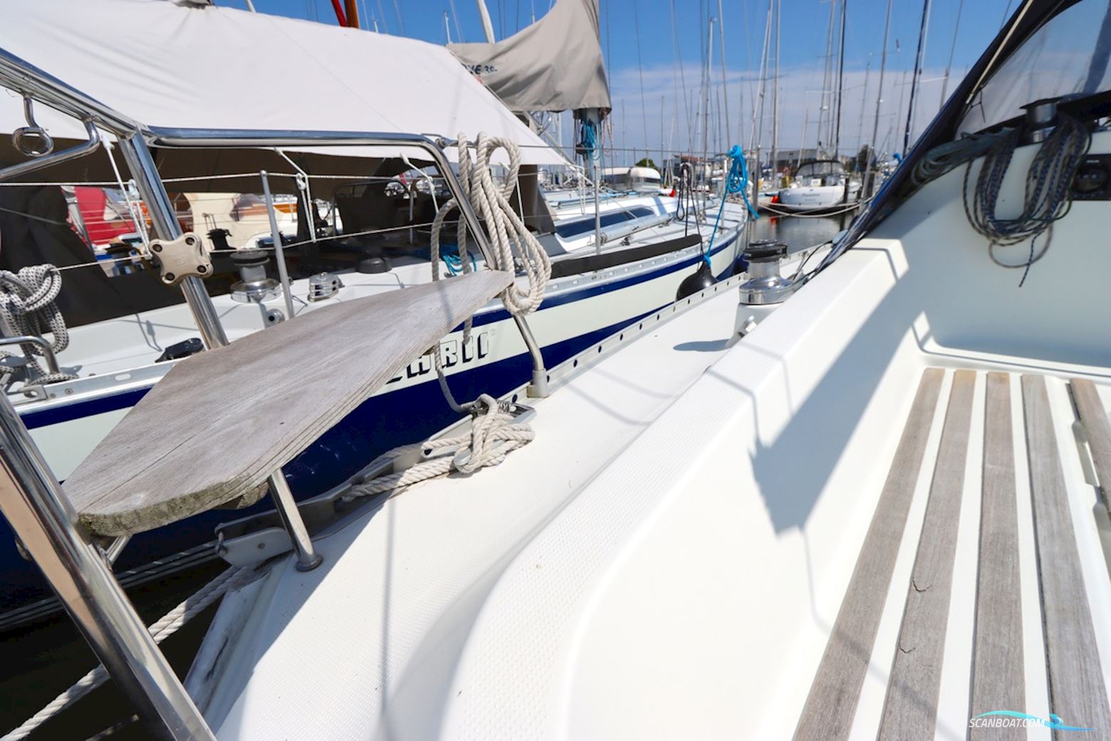 Beneteau Oceanis 300