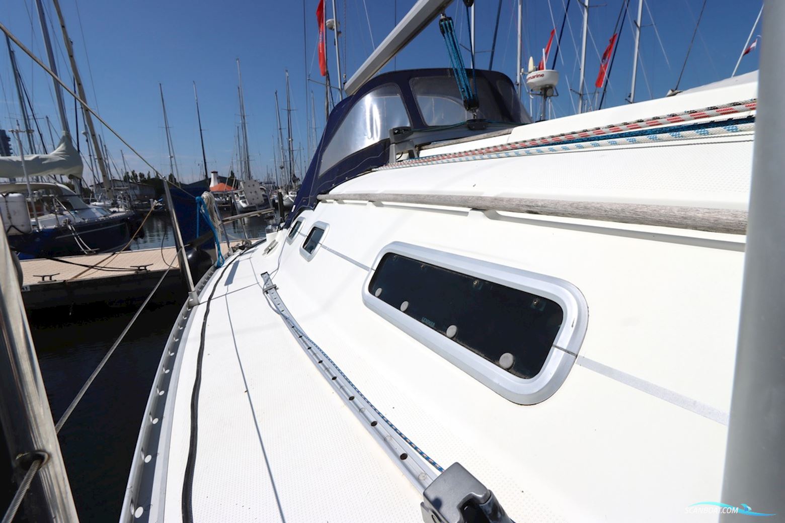 Beneteau Oceanis 300