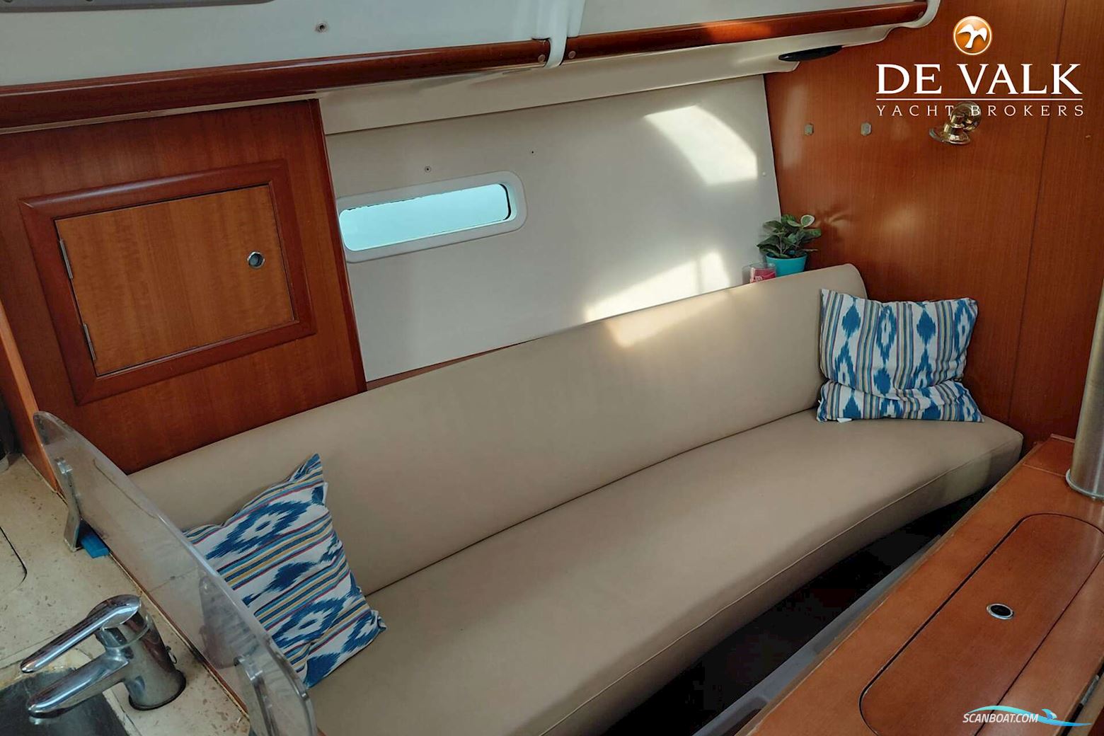 Beneteau Oceanis 323