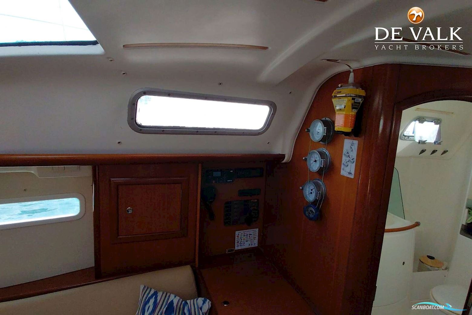 Beneteau Oceanis 323