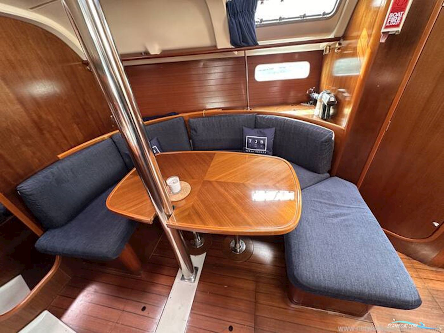 Beneteau Oceanis 351
