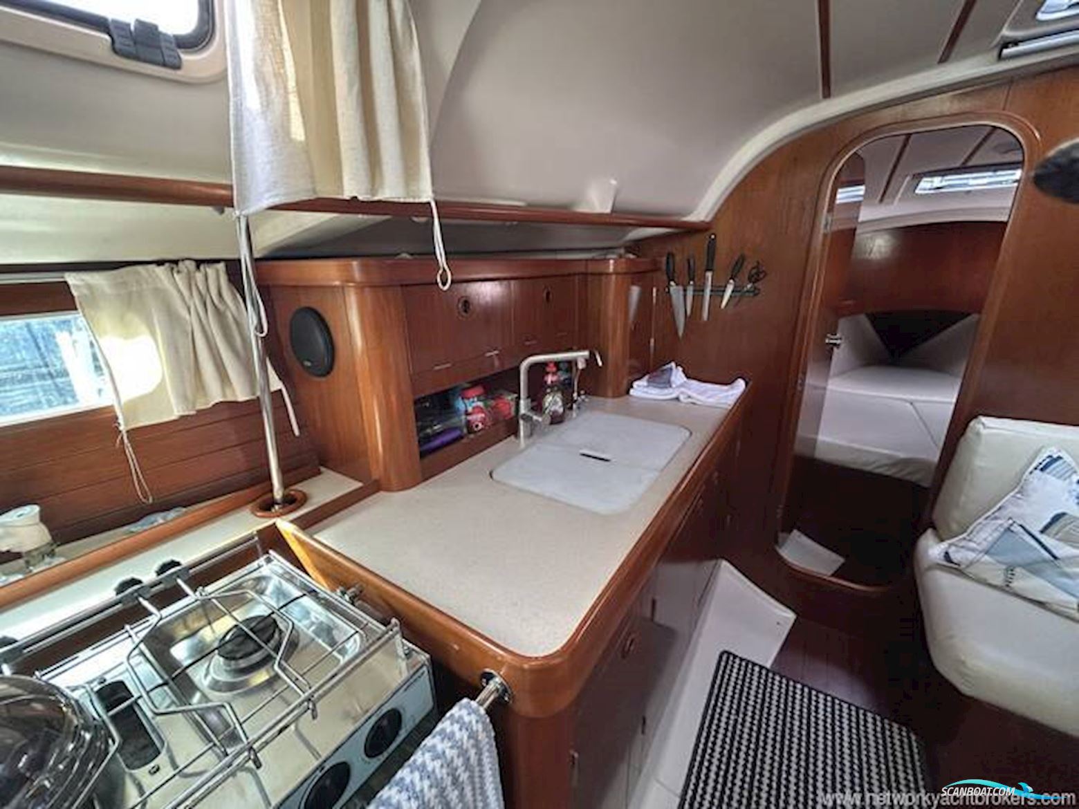 Beneteau Oceanis 351