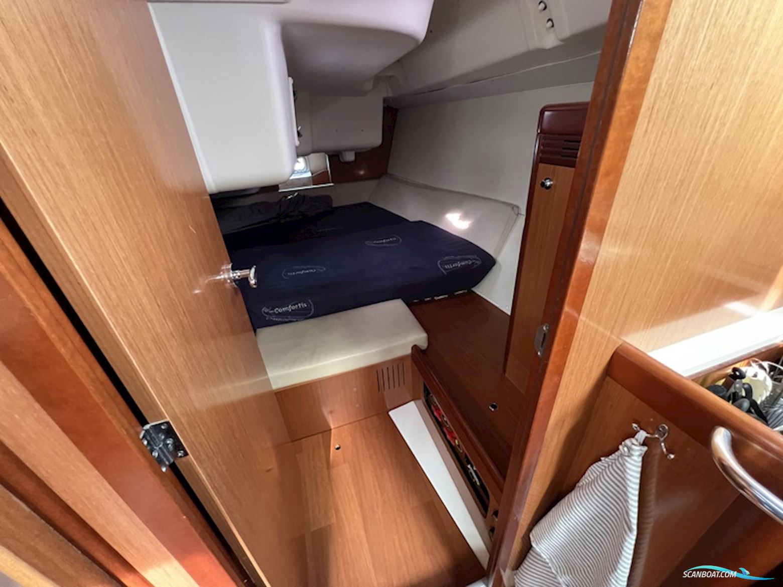 Beneteau Oceanis 37