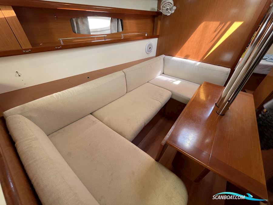 Beneteau Oceanis 37