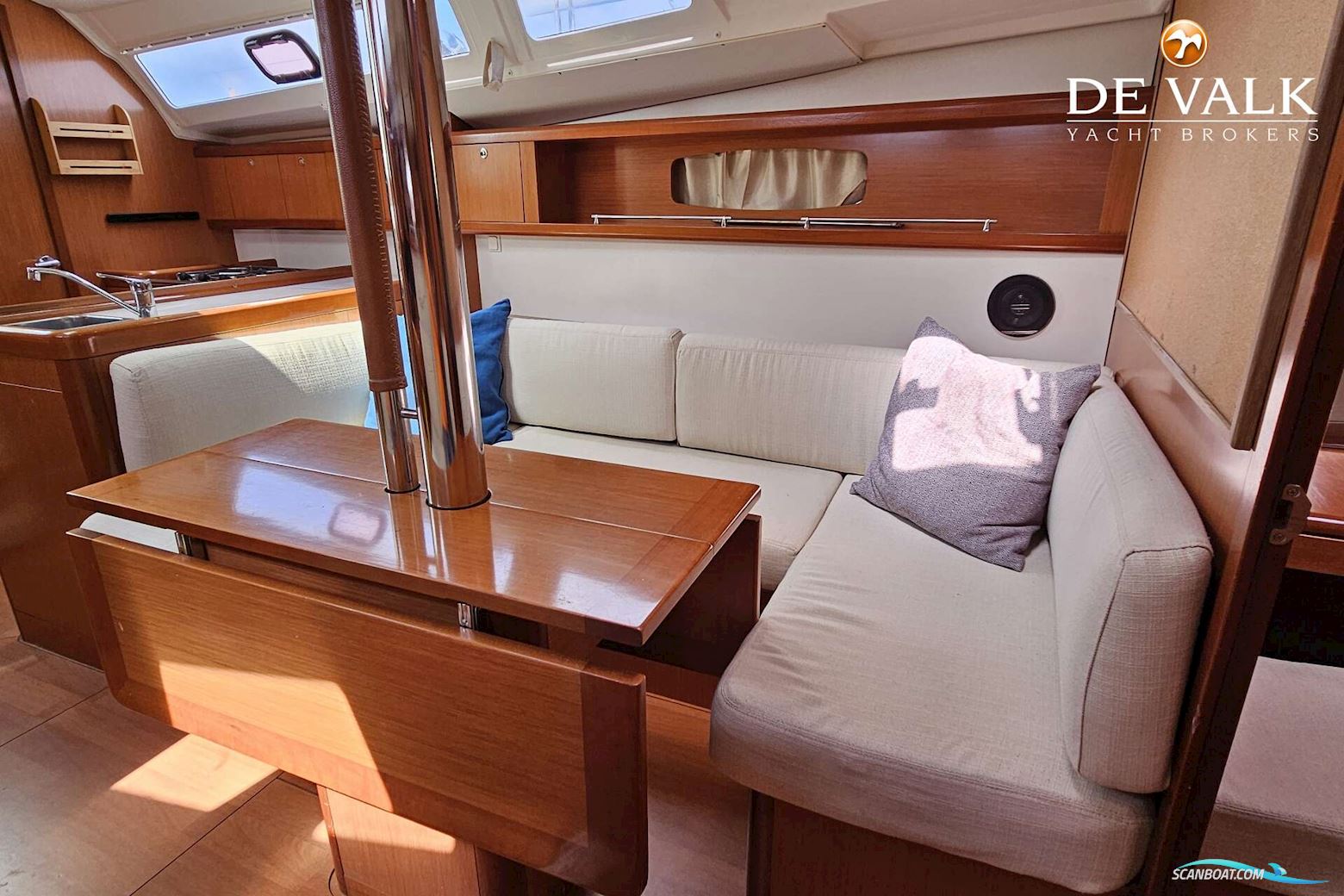 Beneteau Oceanis 37