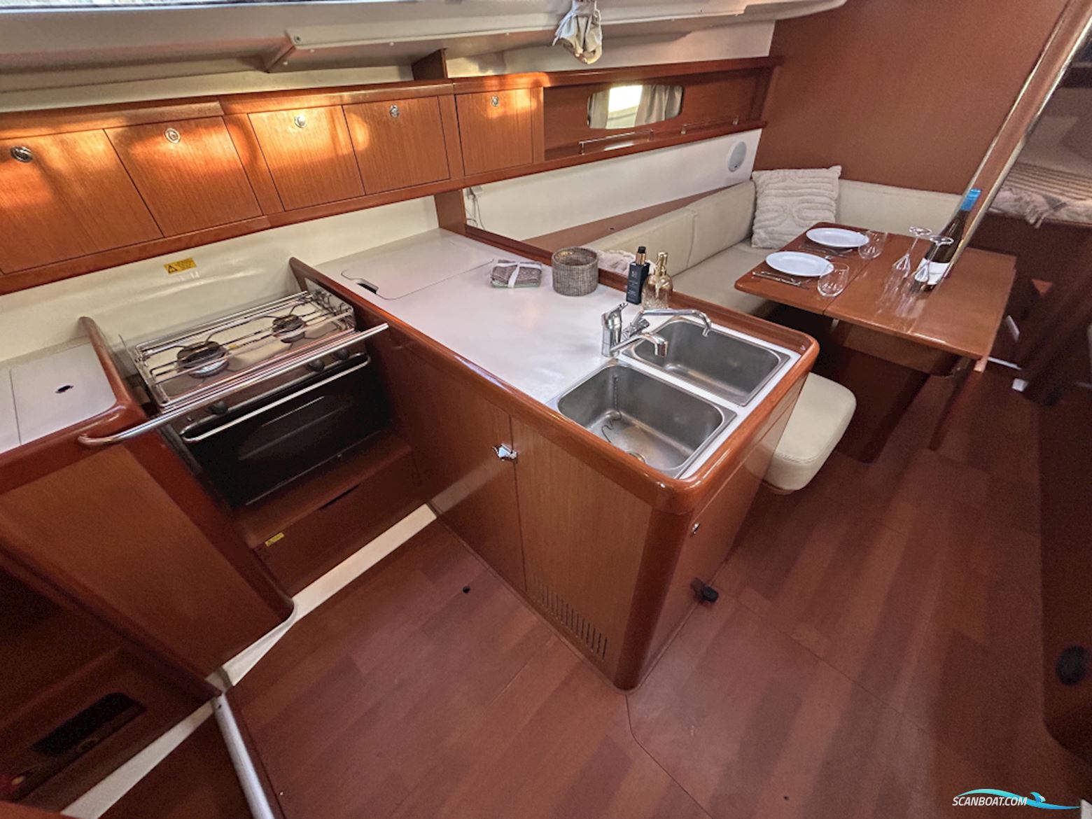 Beneteau Oceanis 37