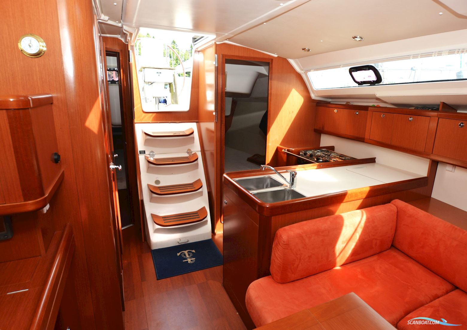 Beneteau Oceanis 37