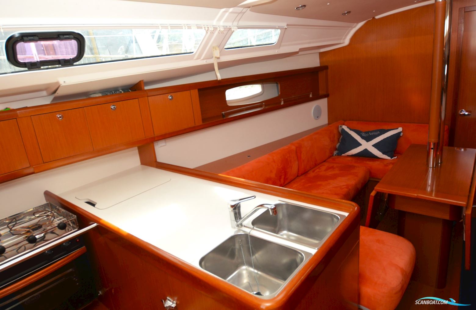 Beneteau Oceanis 37