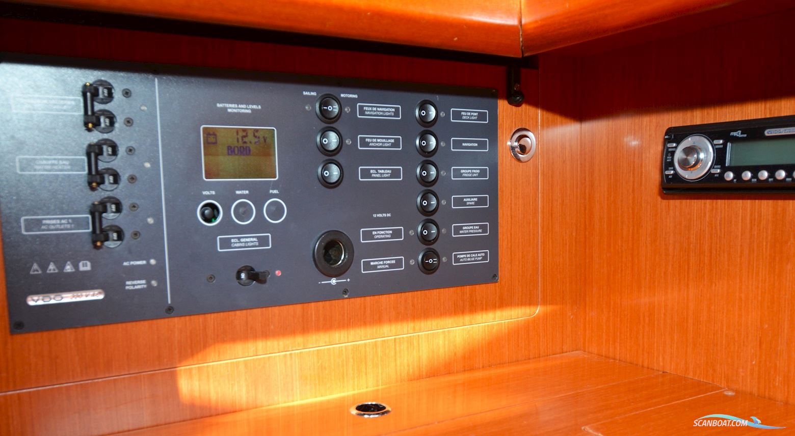 Beneteau Oceanis 37