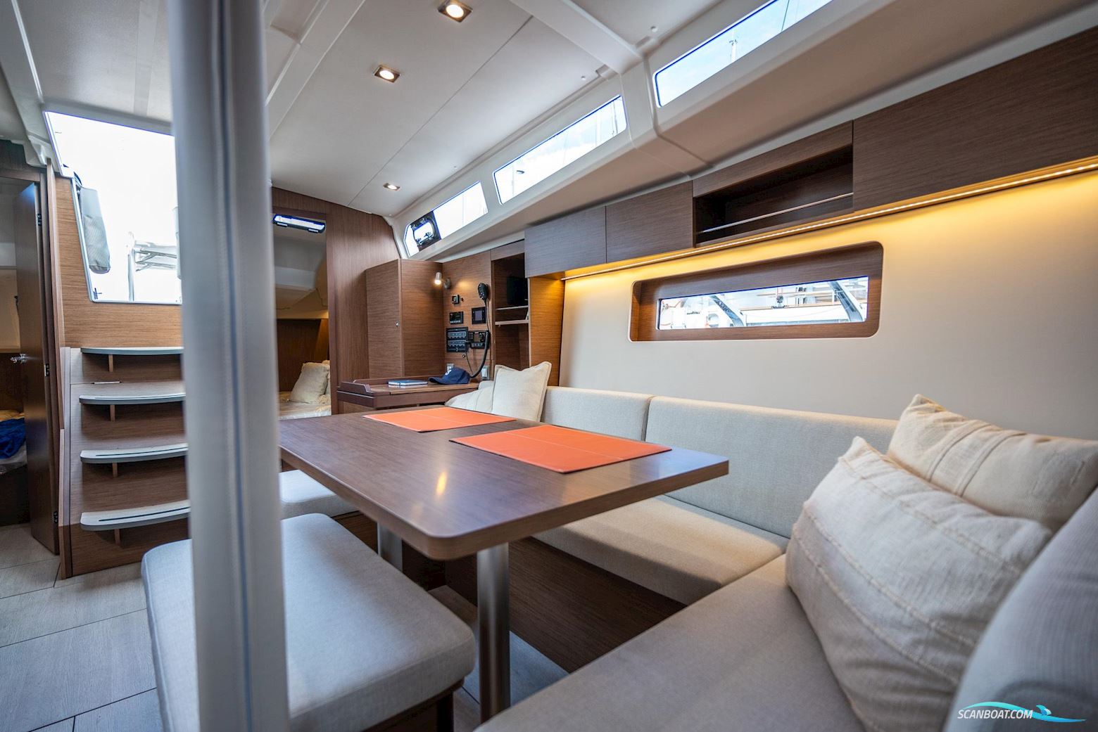 Beneteau Oceanis 37.1