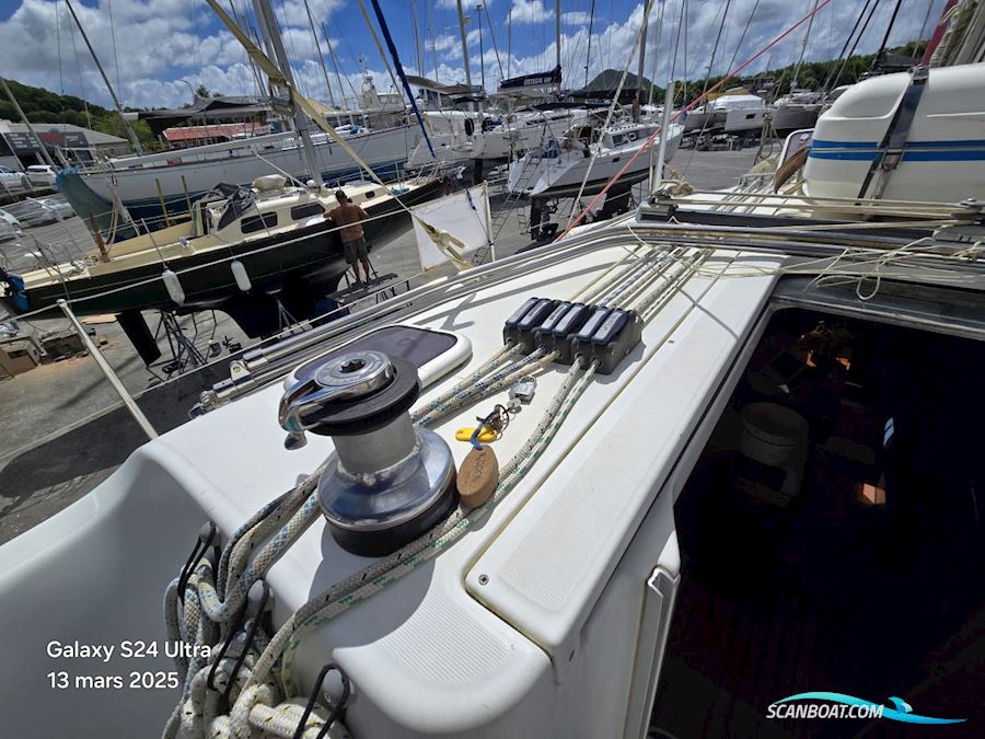 Beneteau Oceanis 373