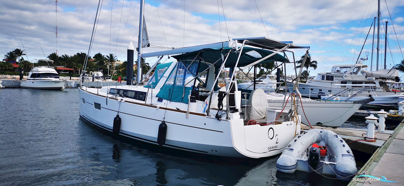 Beneteau Oceanis 38 Cruiser