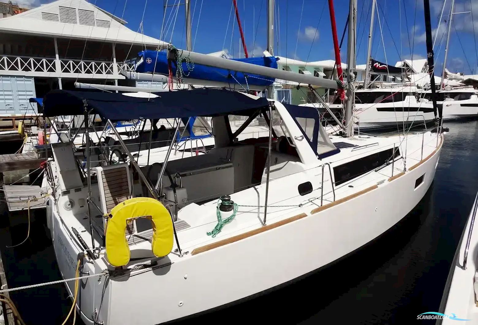 Beneteau Oceanis 38