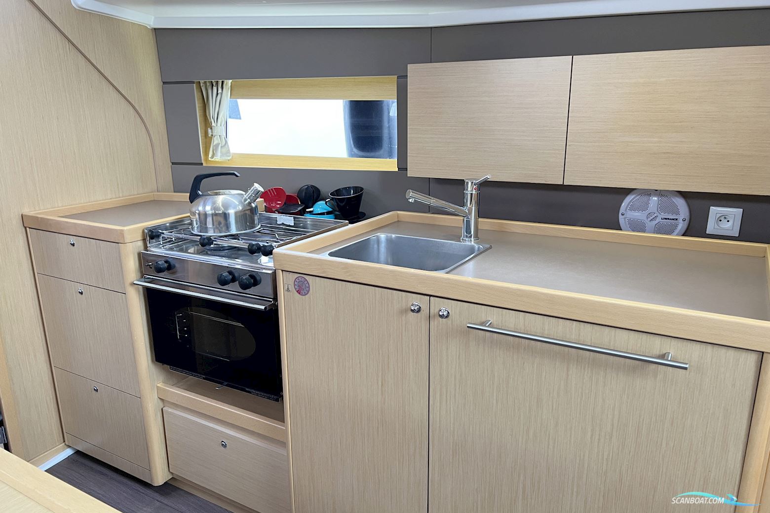Beneteau Oceanis 38