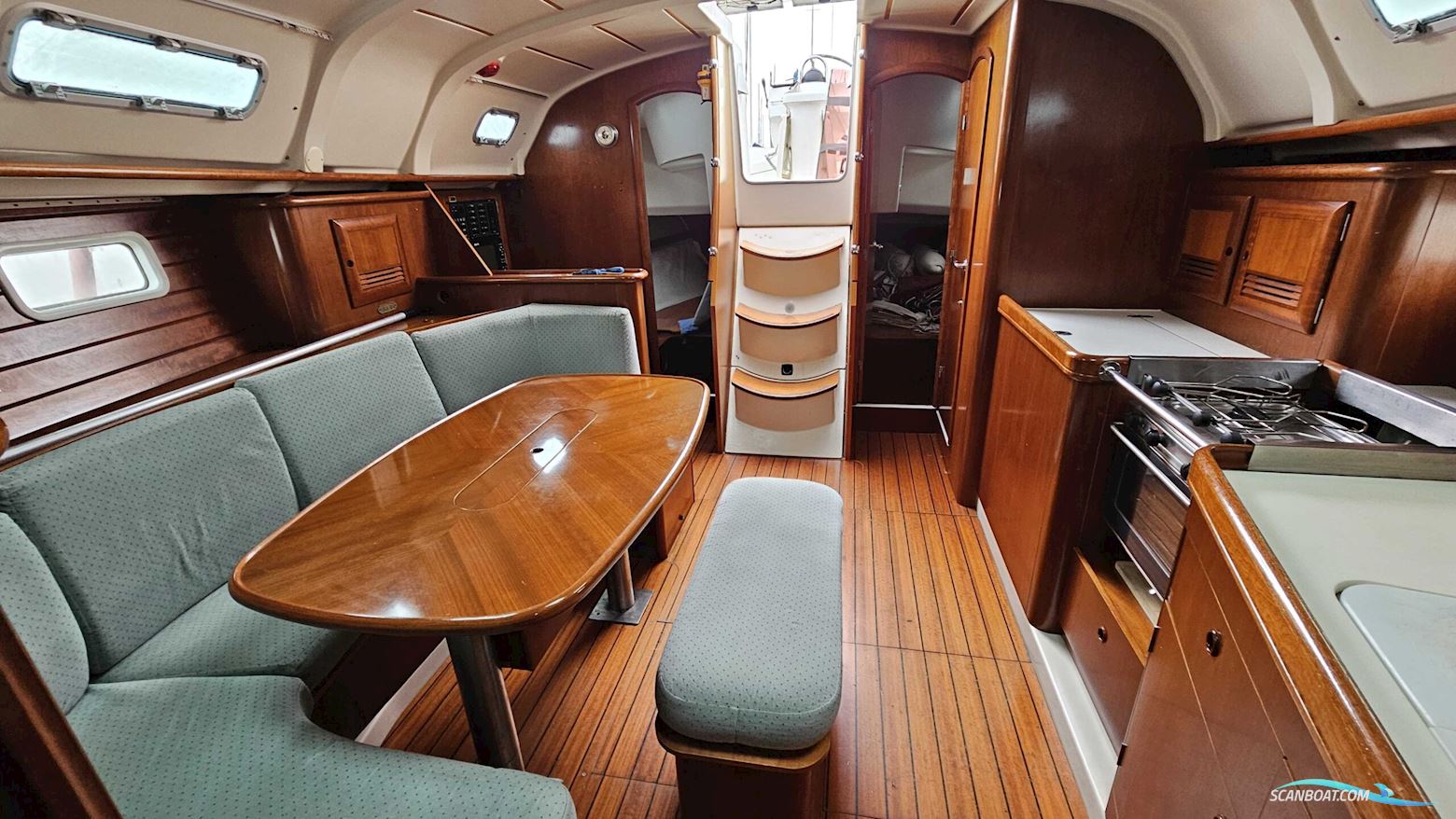 Beneteau Oceanis 381