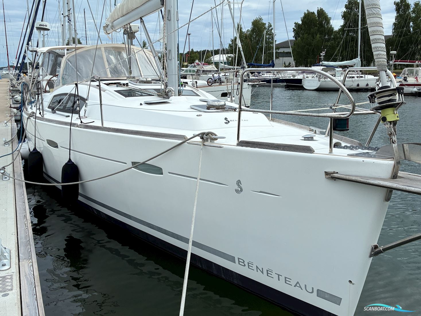 Beneteau Oceanis 40 Bov propel–ikke teakdæk