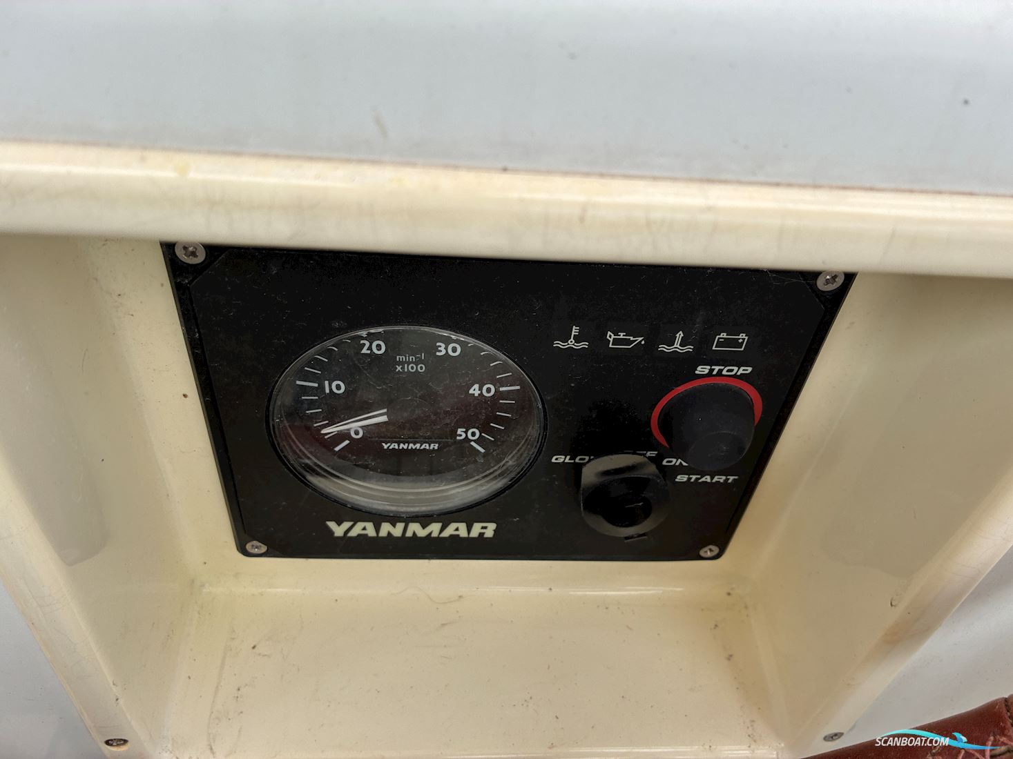 Beneteau Oceanis 40 Bov propel–ikke teakdæk
