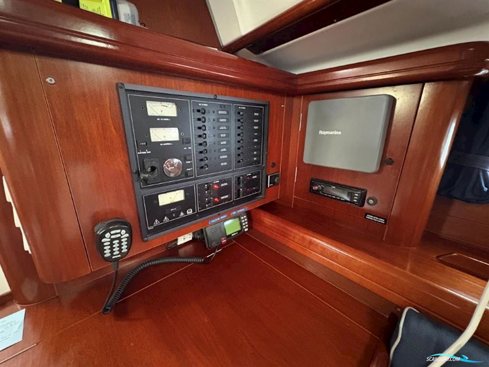 Beneteau Oceanis 411 Celebration