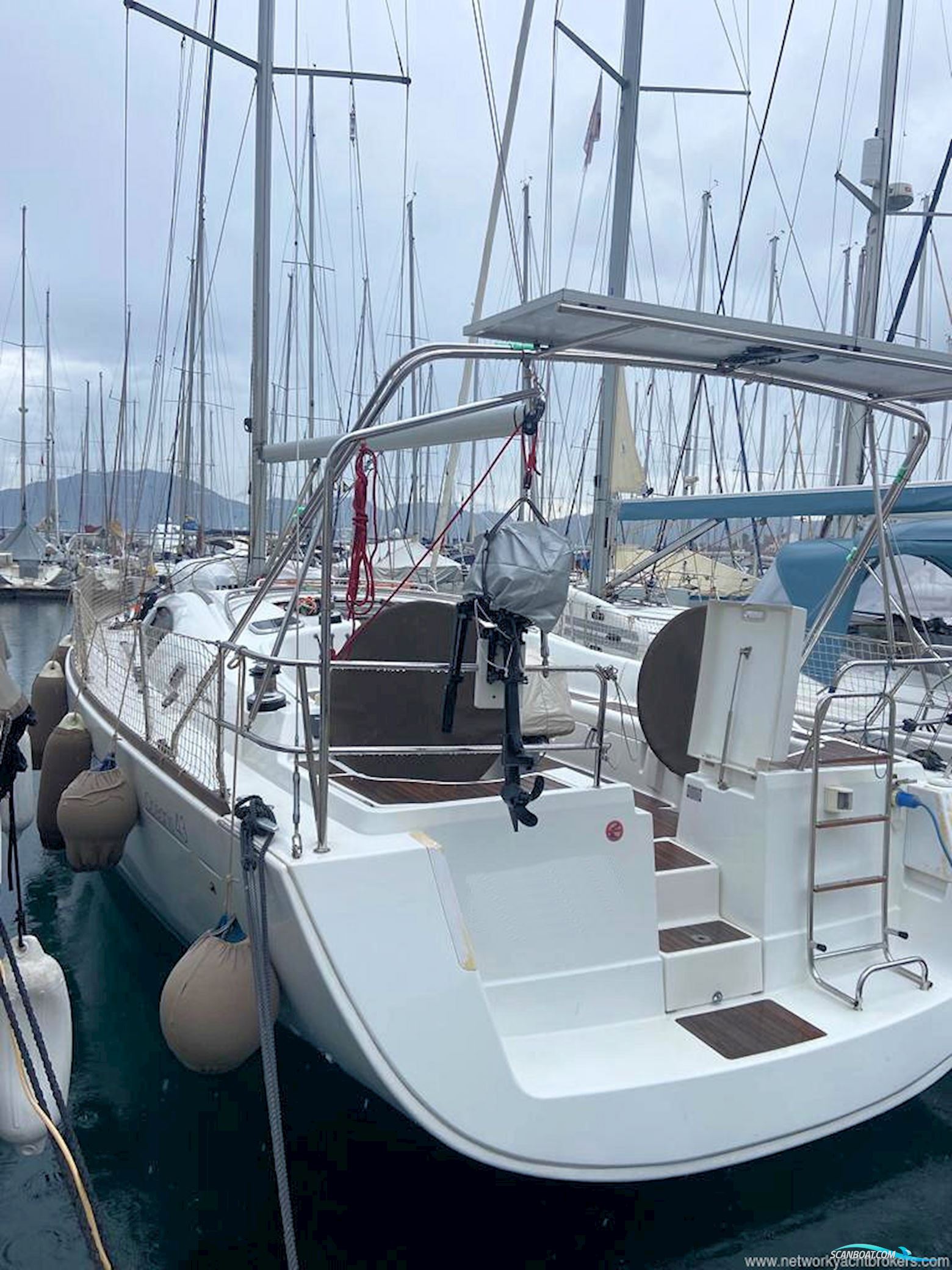 Beneteau Oceanis 43