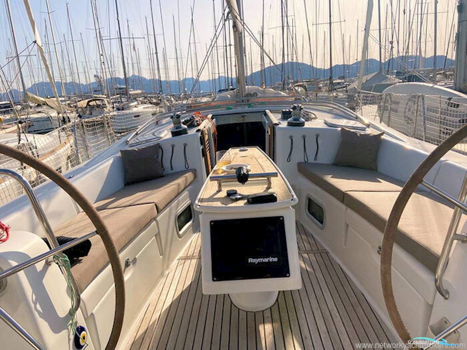 Beneteau Oceanis 43
