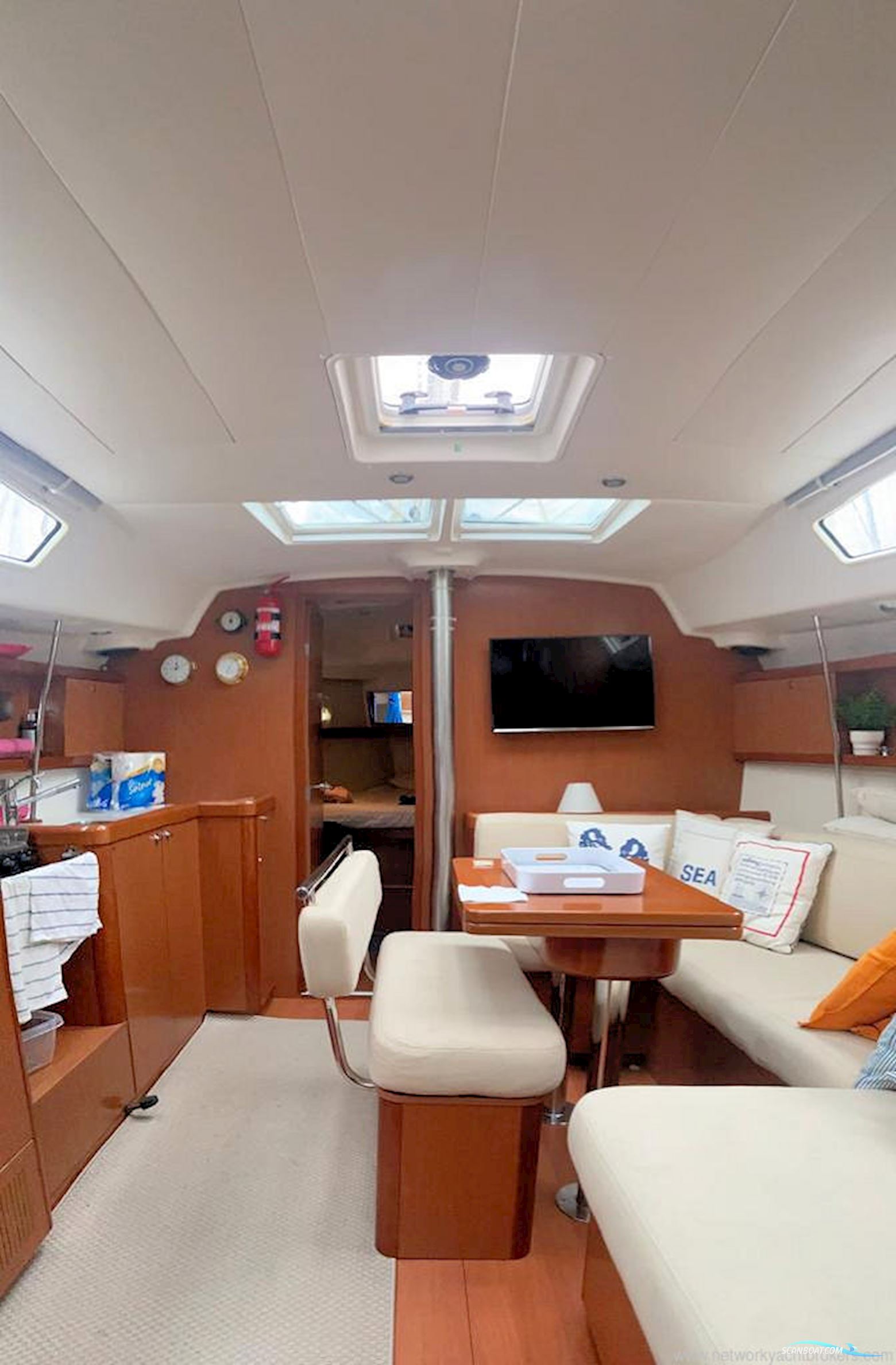 Beneteau Oceanis 43