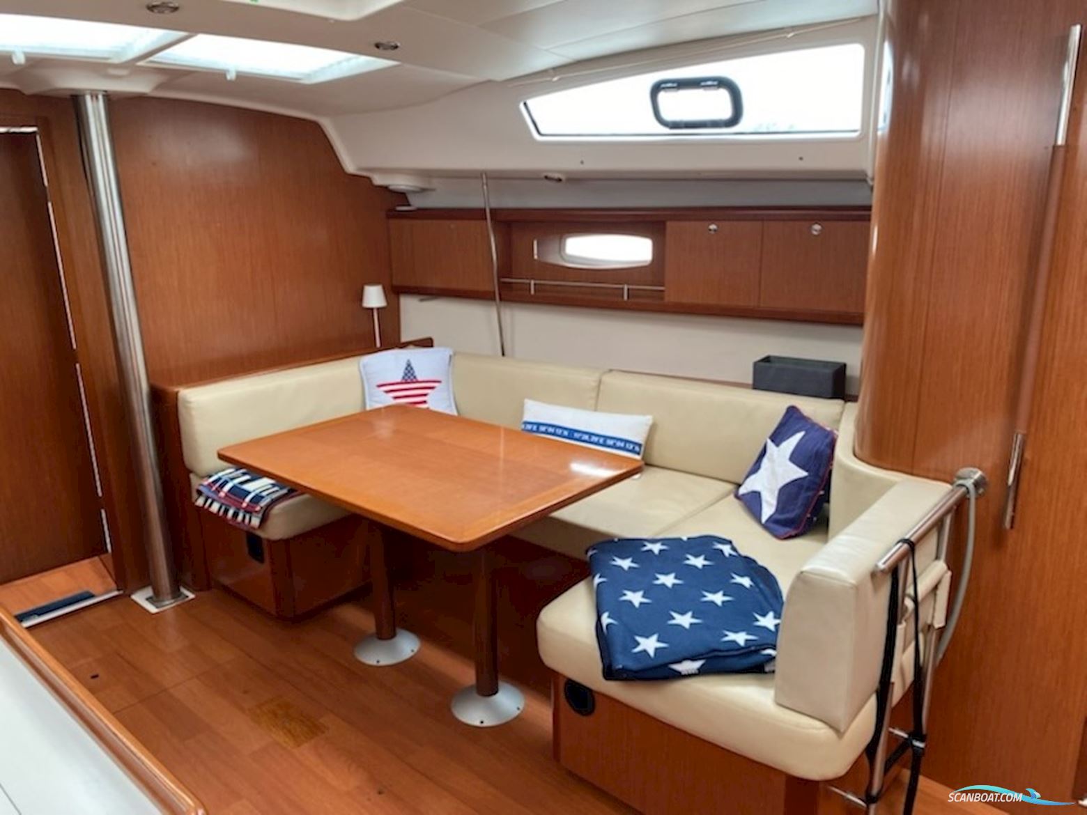 Beneteau Oceanis 43