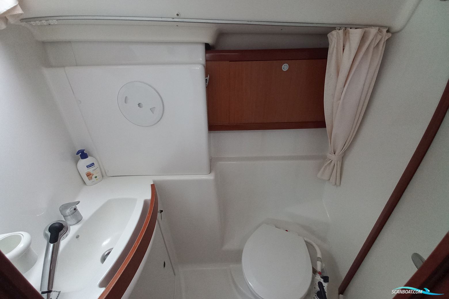 Beneteau Oceanis 43