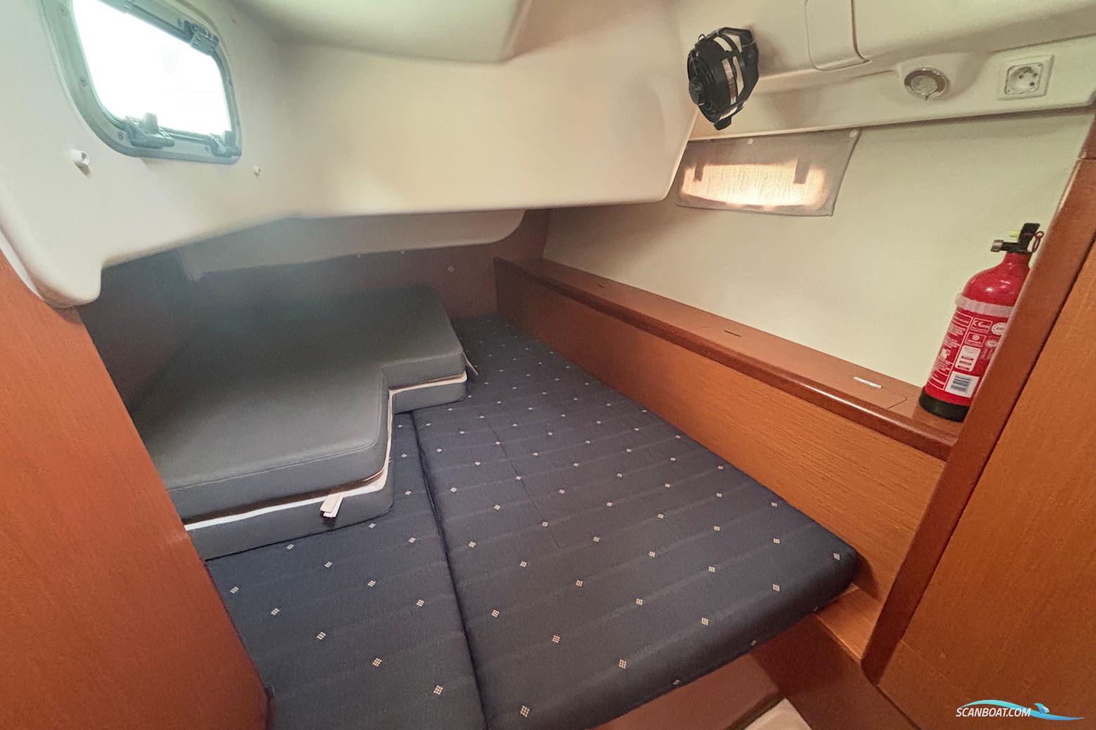 Beneteau Oceanis 43