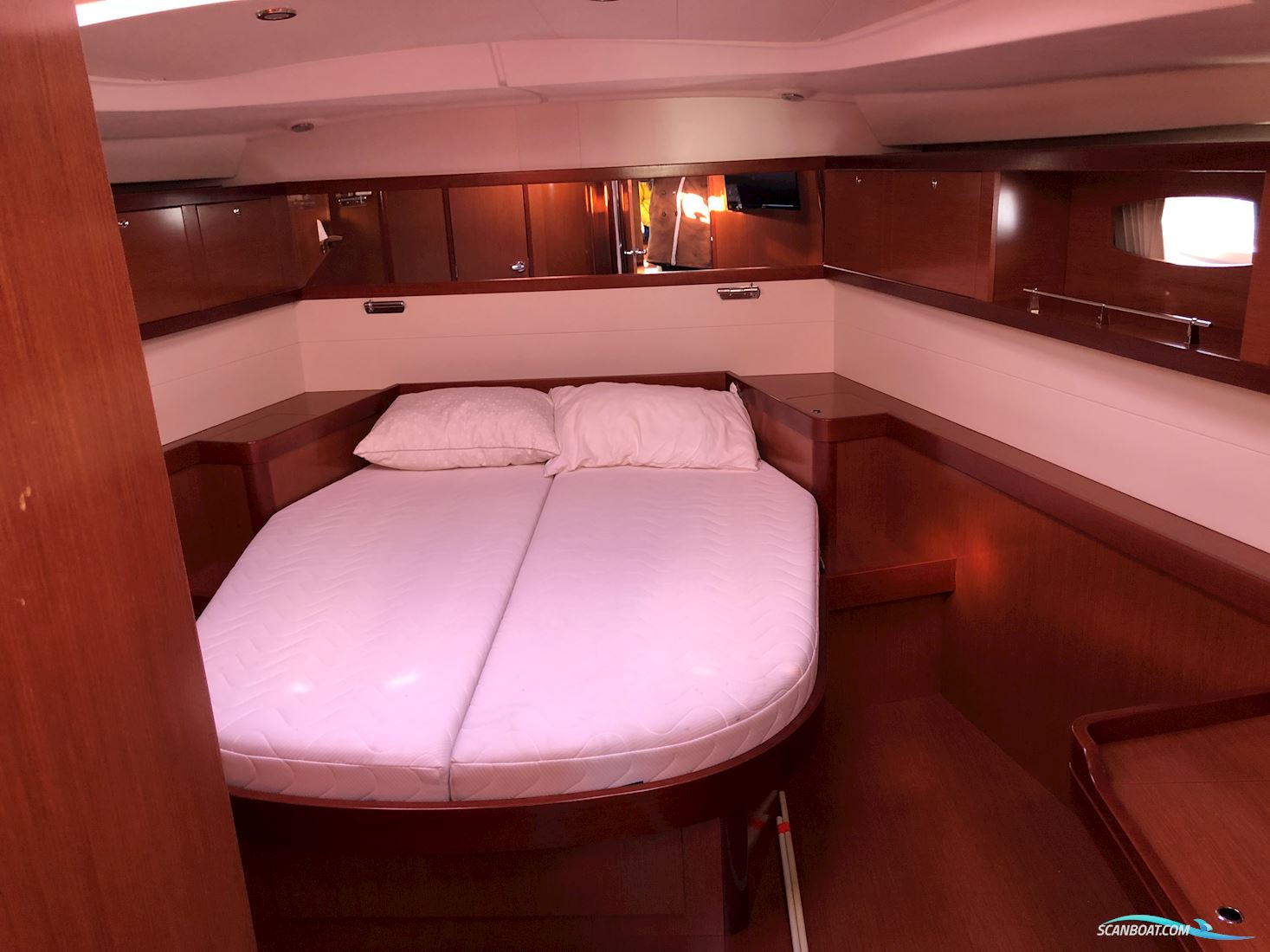 Beneteau Oceanis 54