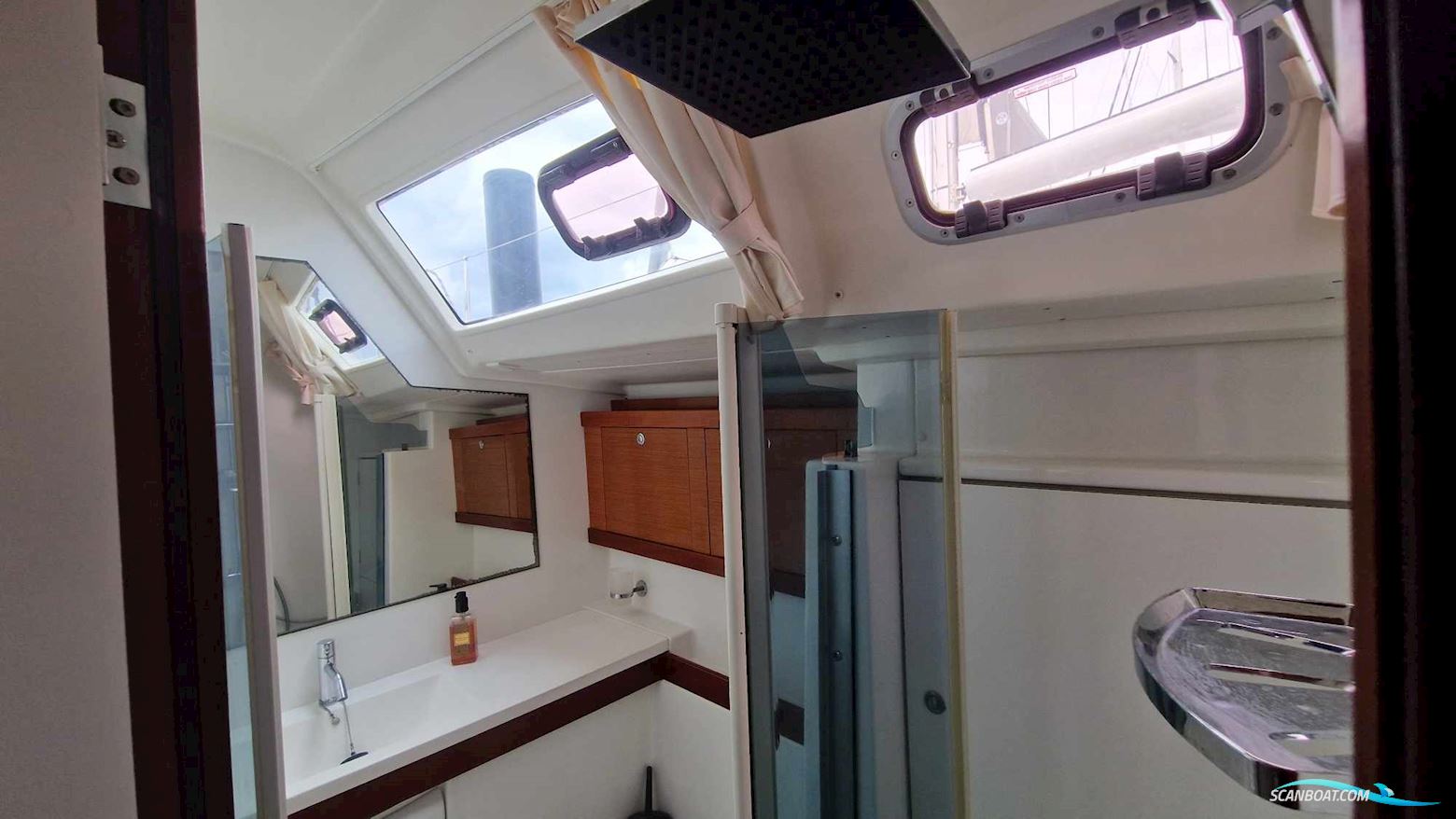 Beneteau Oceanis 54
