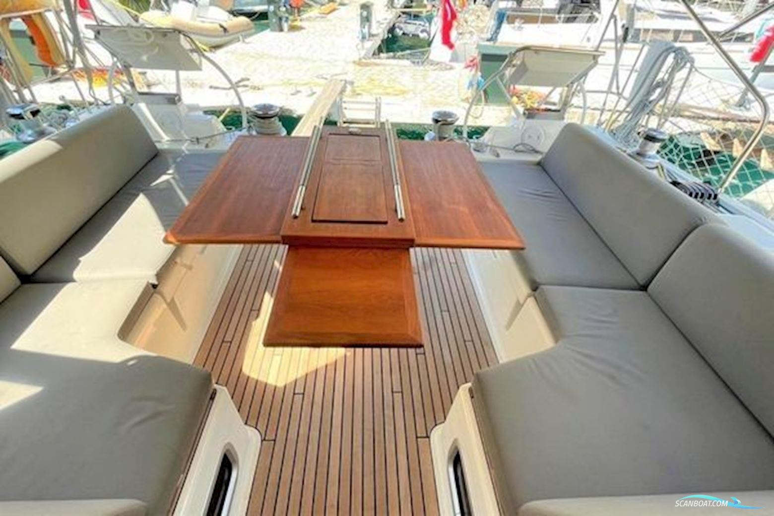 Beneteau Oceanis 55