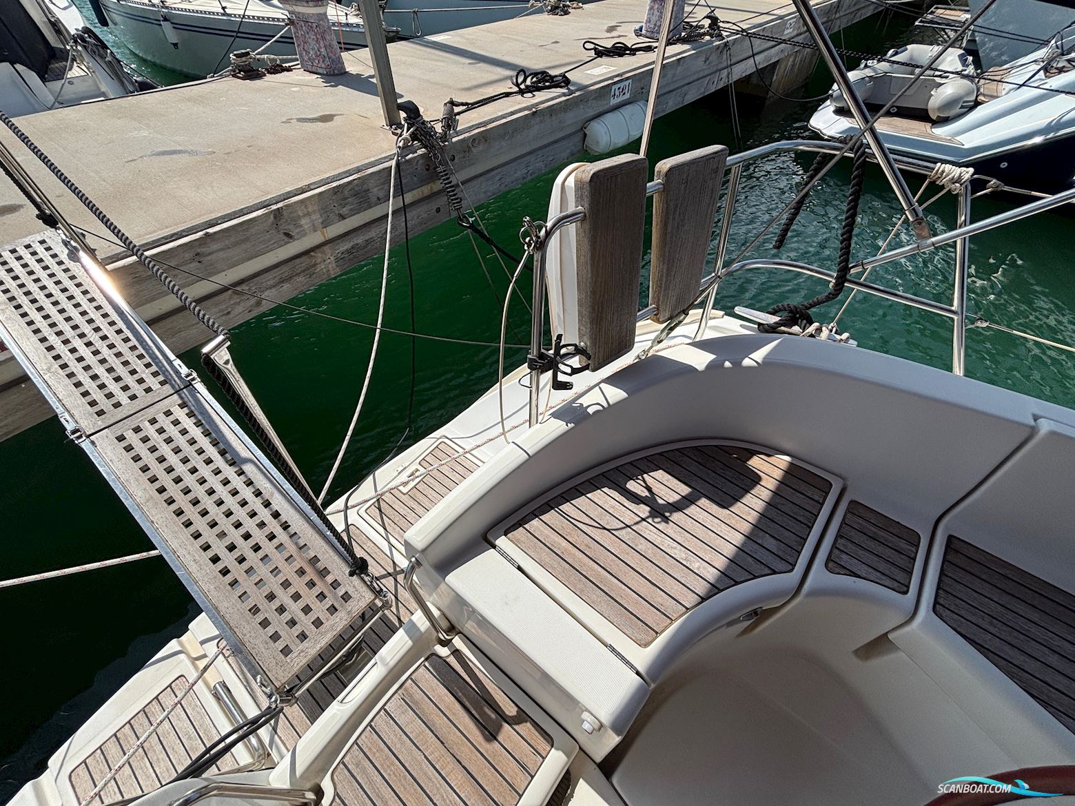 Beneteau Oceanis Clipper 411