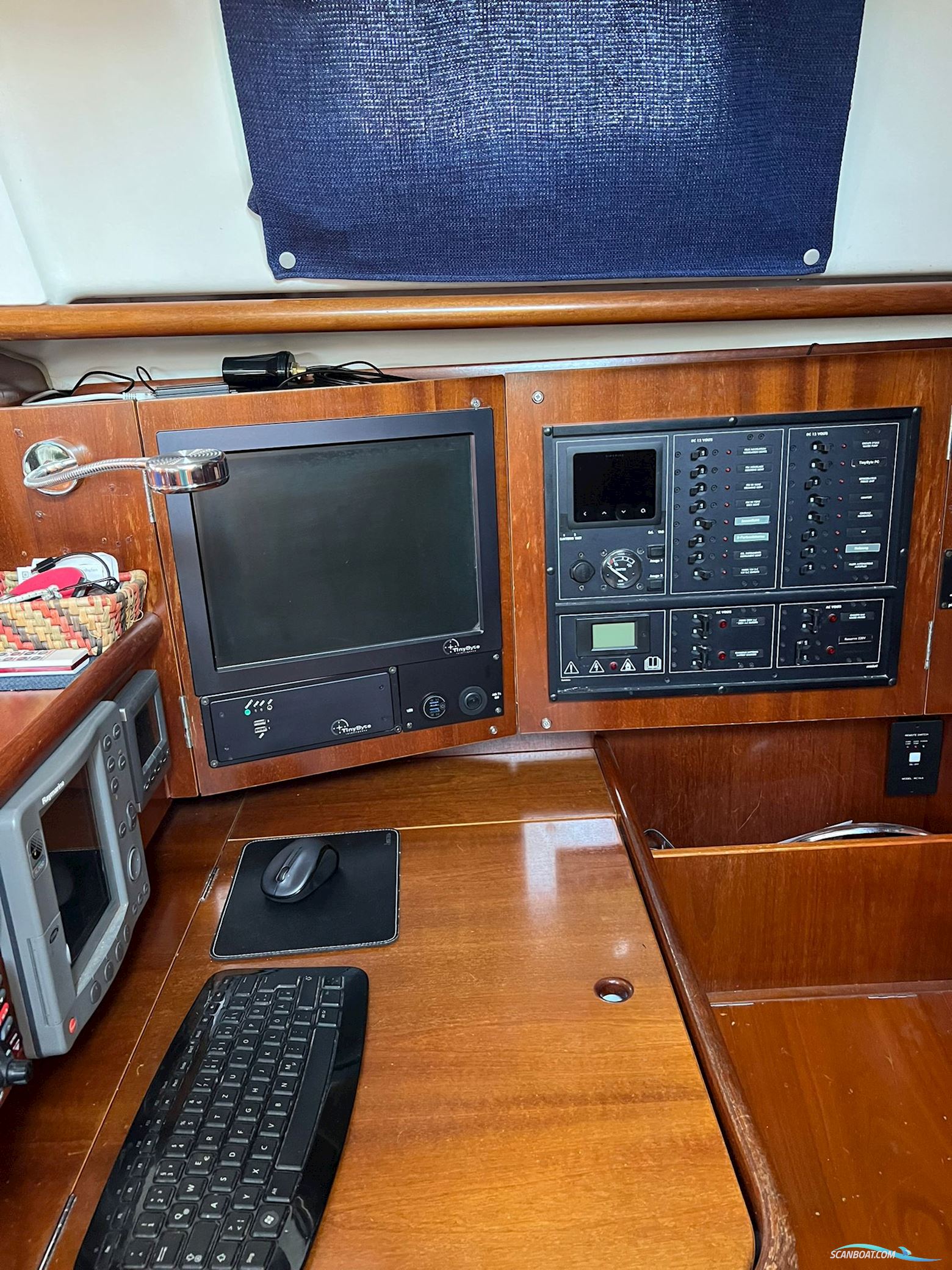 Beneteau Oceanis Clipper 411