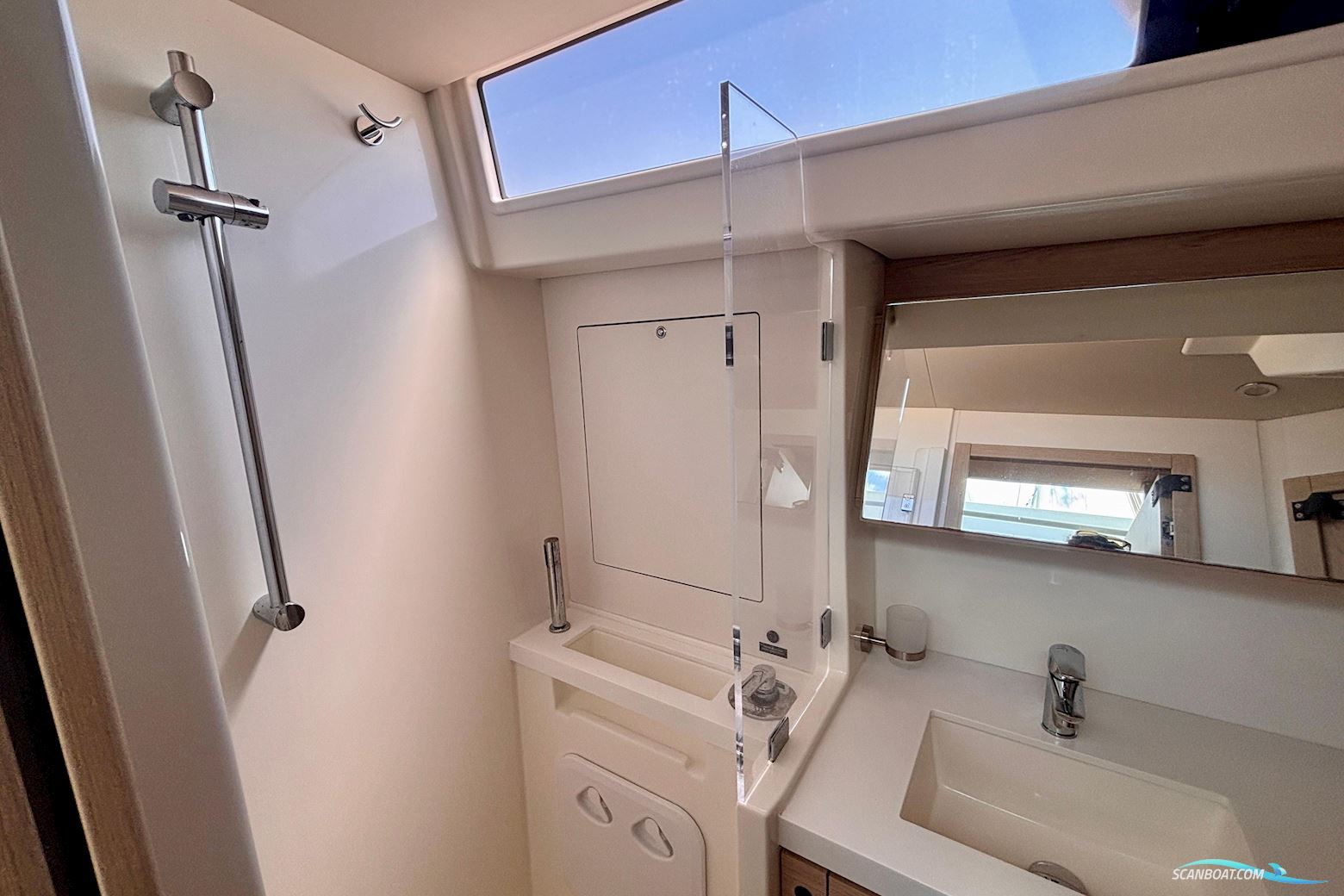 Beneteau Oceanis Yacht 54