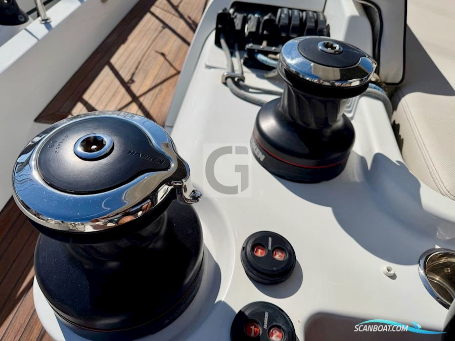 Beneteau Oceanis Yacht 54