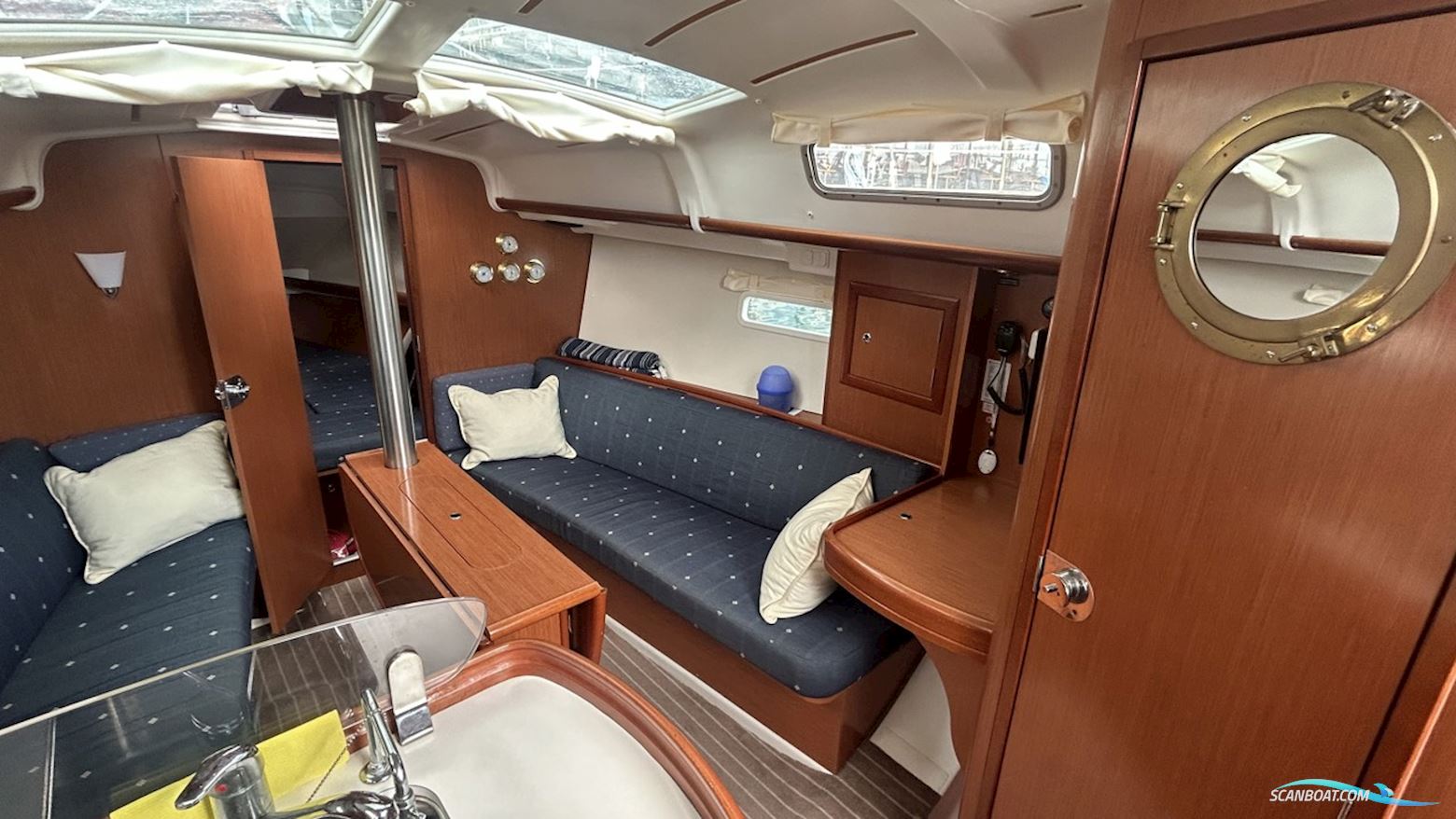 BENETEAU SEGELBÅTAR OCEANIS 323