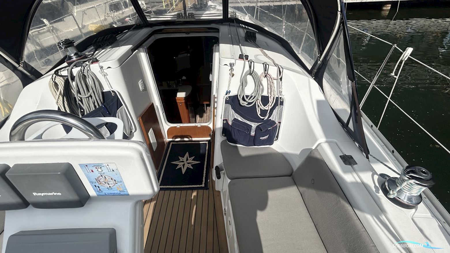 BENETEAU SEGELBÅTAR OCEANIS 323
