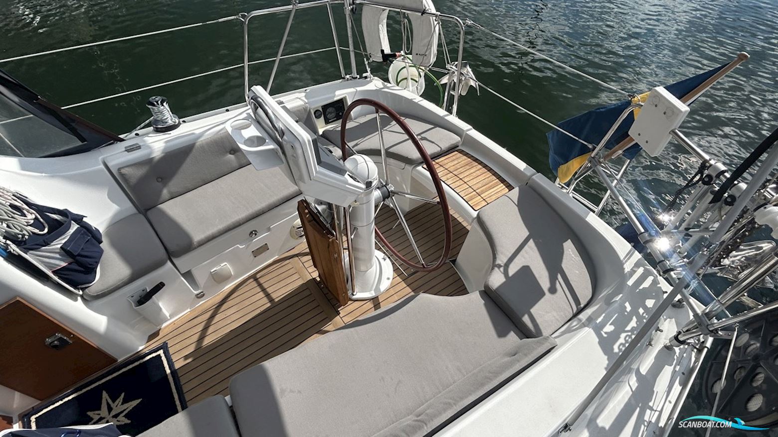 BENETEAU SEGELBÅTAR OCEANIS 323