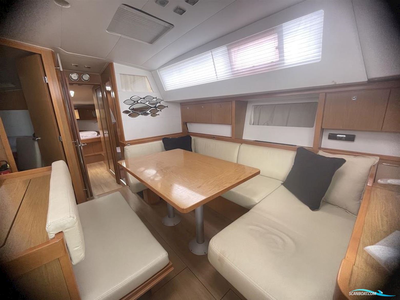 Beneteau Sense 43