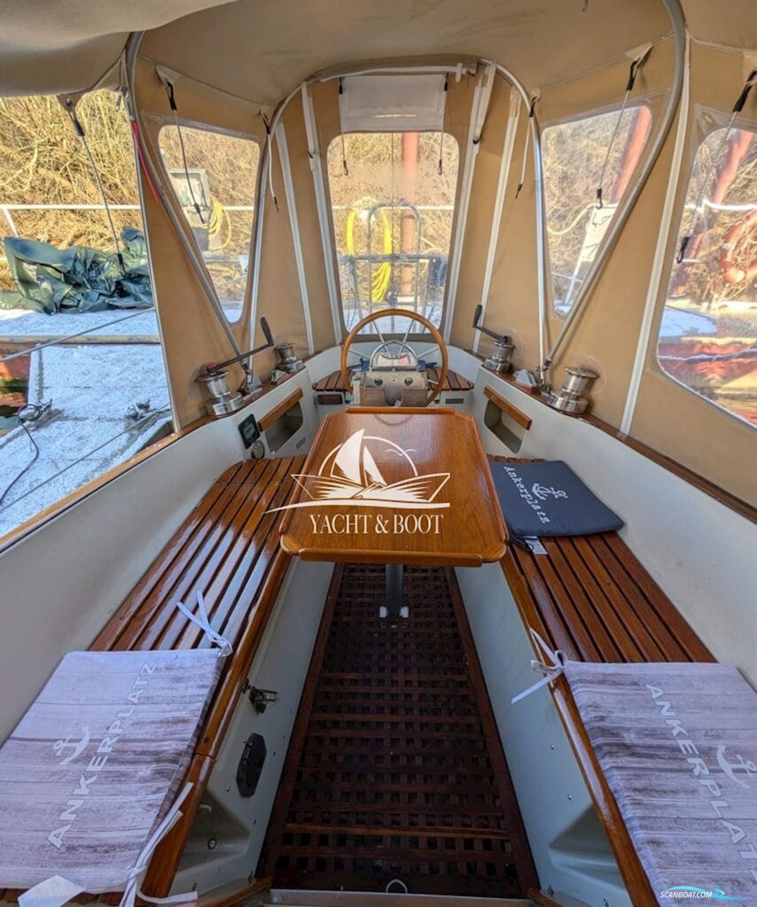 Bianca Commander 31