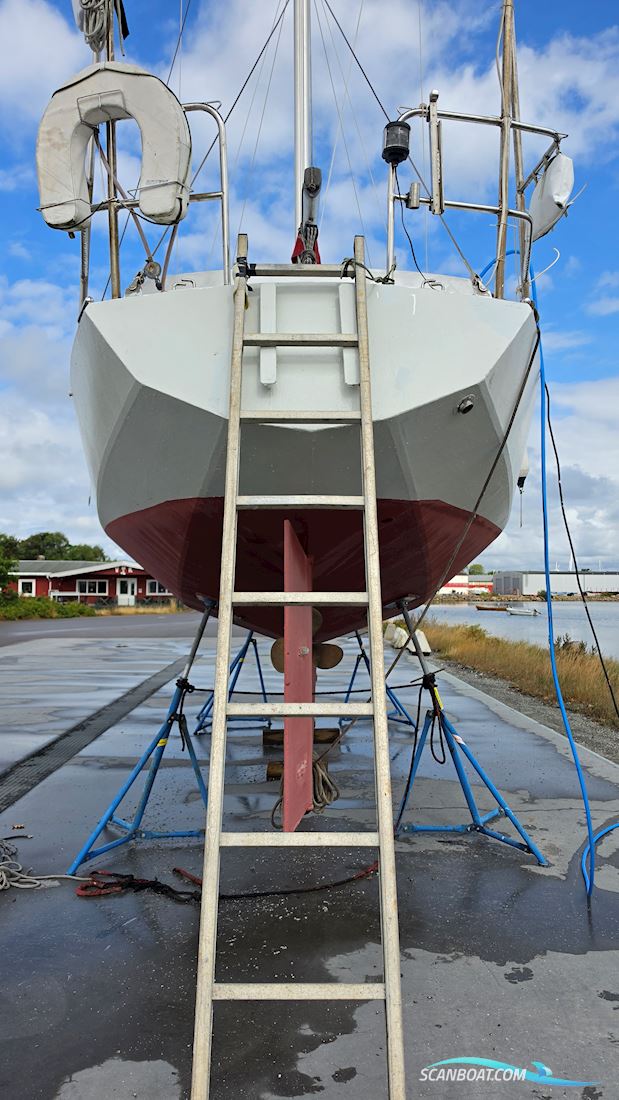 Bruce Roberts 34