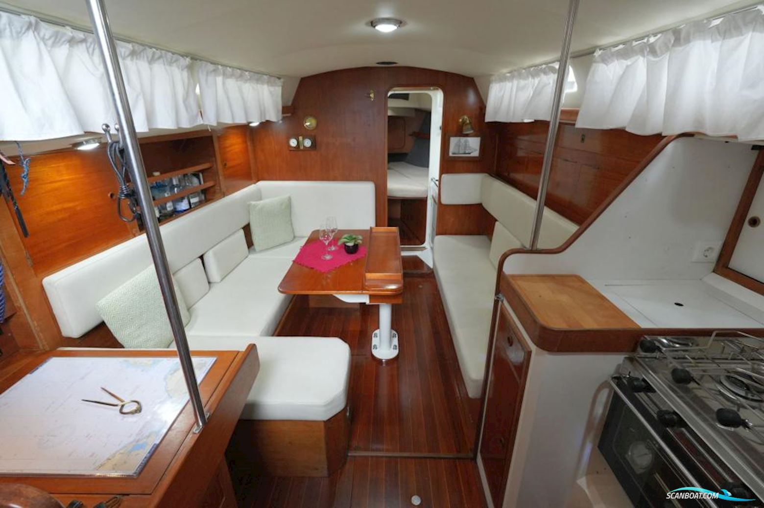 Camper & Nicholsons 35