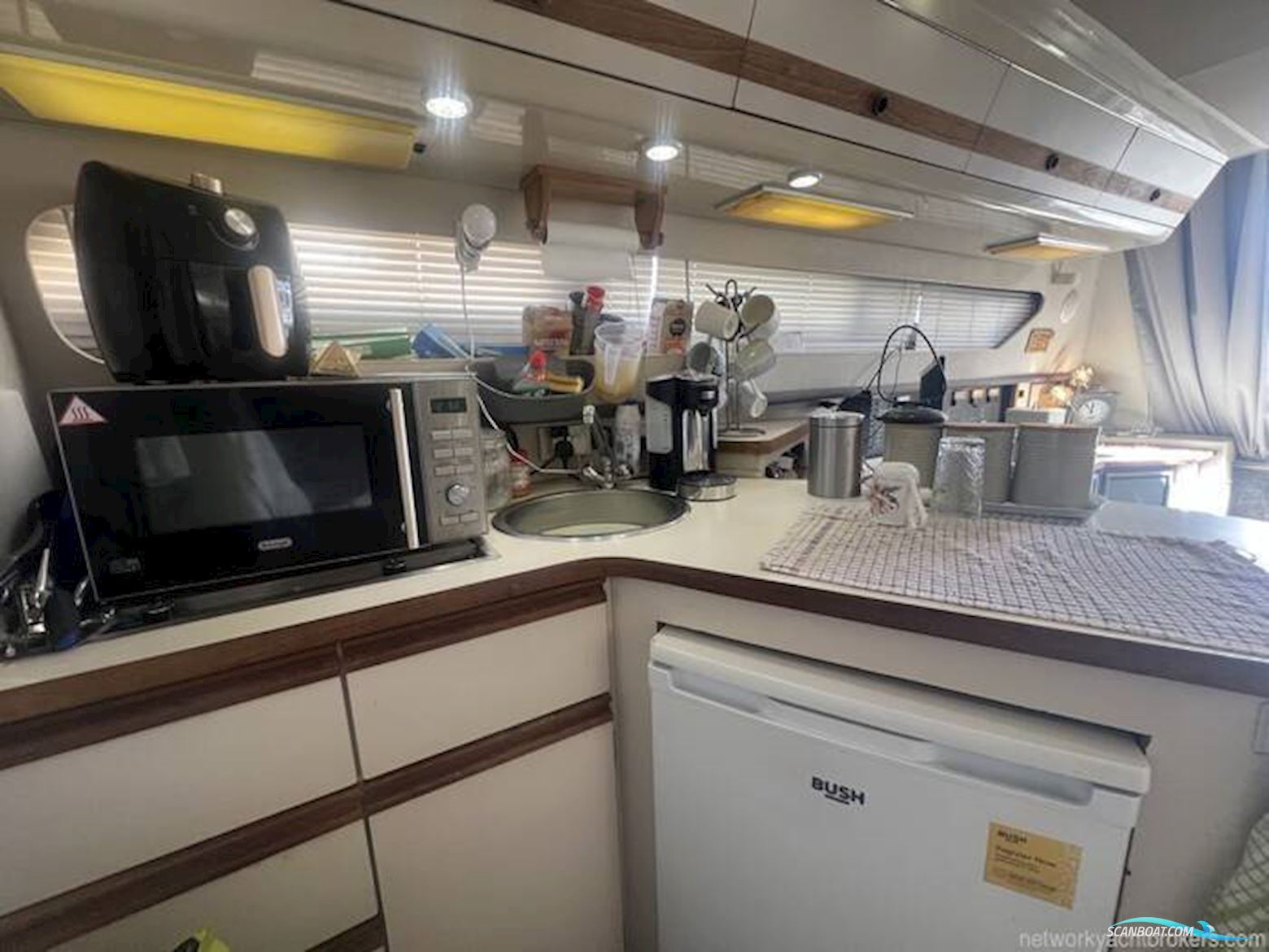 Carver Santego 30