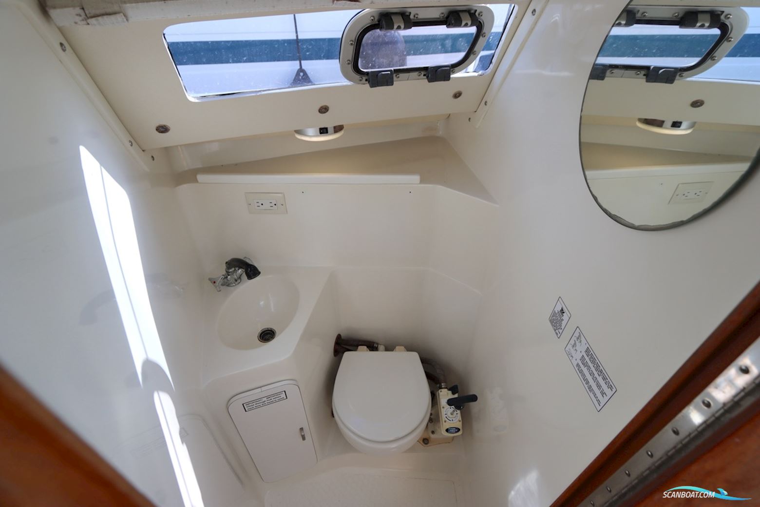 Catalina 270